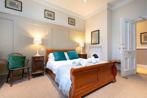 Butler bed