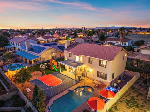 A bird’s-eye view of your future vacation: spacious backyard, room to relax, and plenty of space for unforgettable memories.