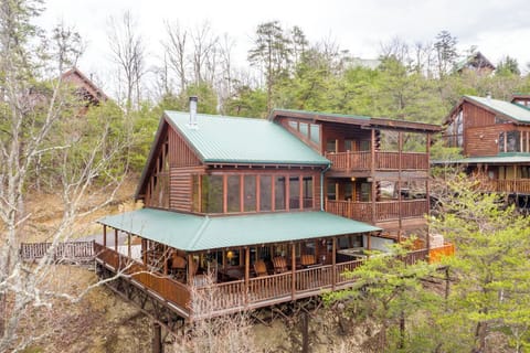 MistyMountaintop52_58