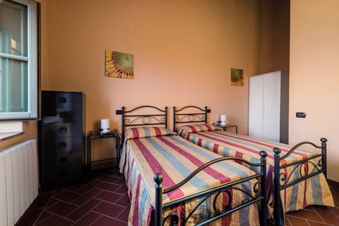 Appartement with private garden overlooking hills Apartment in Emilia-Romagna