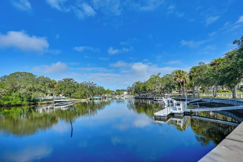 New Port Richey Vacation Rental | 2BR | 1BA | 1,200 Sq Ft | 1 Step to Enter