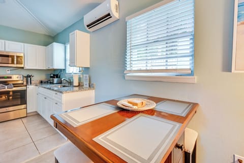 Dining Area | Dishware & Flatware