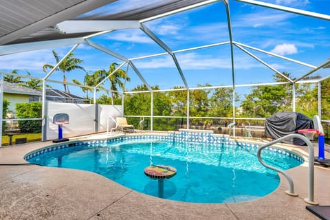 Pool Area | Screened Enclosure | Heated Pool | Fun Basketball Hoop