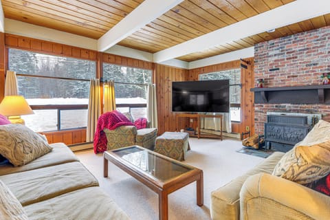 West Dover Vacation Rental | 4BR | 1.5BA | 1,215 Sq Ft