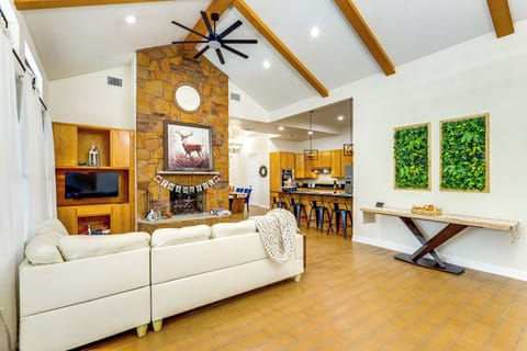 Living Room | Free WiFi | Central A/C & Heat | Smart TV | Wood-Burning Fireplace