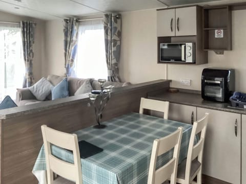 Kitchen/diner | A Stone&rsquo;s Throw, Lossiemouth