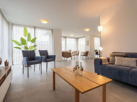 Blue, Residential Area, Suburb, Estate, Landscaping, Hedge