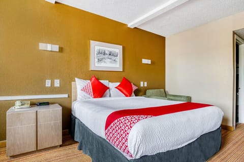 Bedroom. Interior and views may vary based on location and availability.