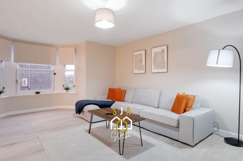 Living Room / Lounge