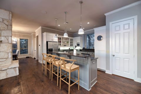 Recipe for a great stay: one gorgeous kitchen, a dash of laughter, and a sprinkle of memories made around the table. Bon appétit!