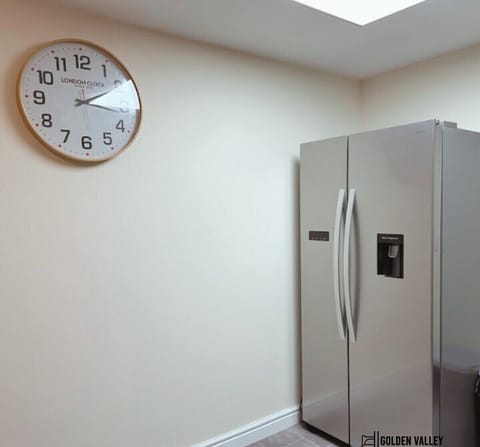 Double fridge/freezer