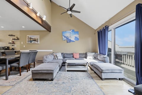 Couch, Furniture, Indoors, Living Room, Room