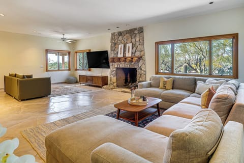 Tucson Vacation Rental | 2BR | 2BA | 2,100 Sq Ft | 3 Steps for Access