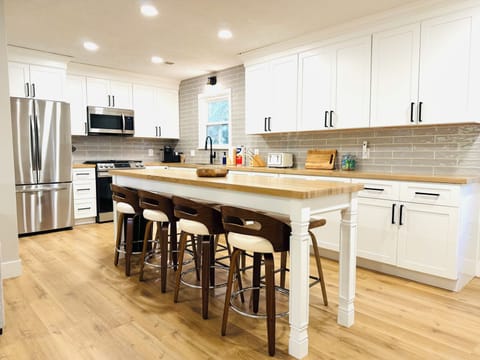 Dining for 8 in eat in kitchen