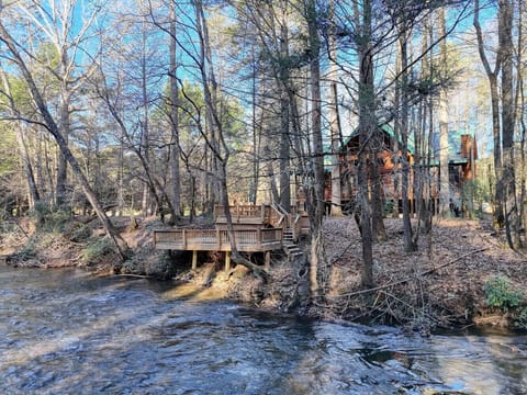 "the location on the river is perfect"-Jackie
Dec2025 
