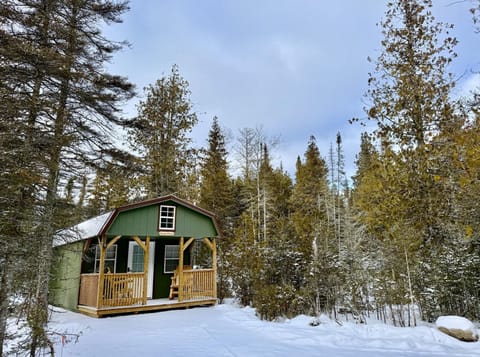 Nick's Place - Johnswood Off Grid Cabins on Drummond Island (5205)