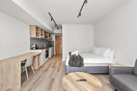 The York - Contemporary CBD Studio (34758)