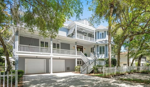66 Dune Lane | Front of House - 66 Dune Lane | Front of House