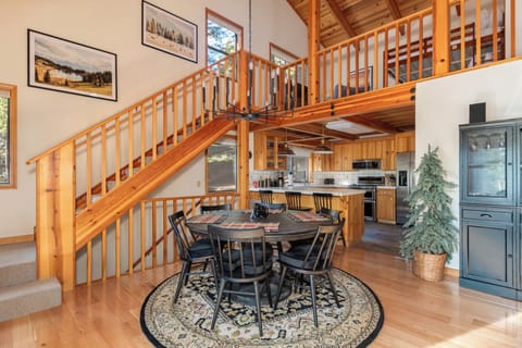 Dining Area to Kitchen