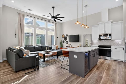 Indoors, Home Decor, Furniture, Table, Appliance