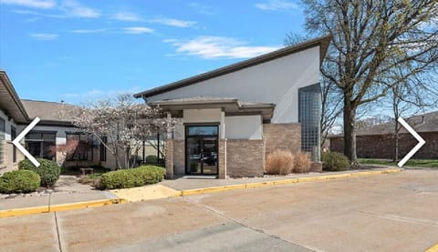 Exterior entrance ( front doors)