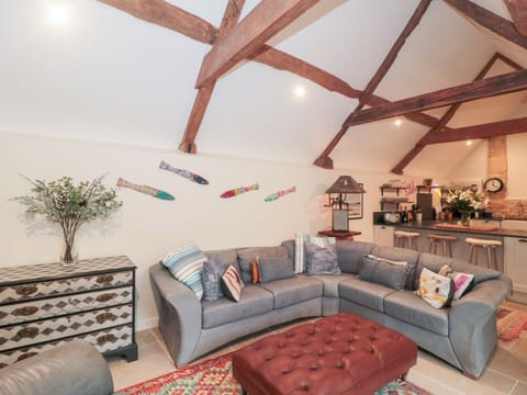 GARDEN COTTAGE, romantic, with a garden in Broadway House in Broadway