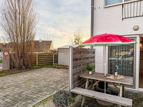 Furniture, Home, Outdoor Furniture, Outdoor Table, Chair, Garden, Yard, Flowerpot, Patio, Siding