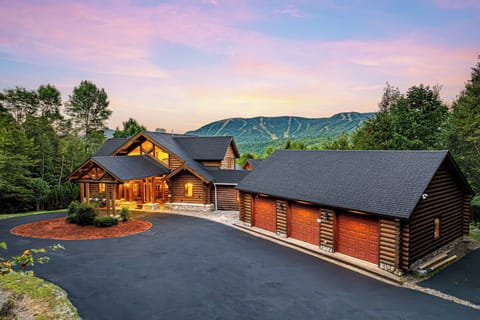 Timber Ridge your private modern lodge with amazing views and endless fun. 