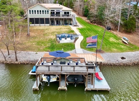 Copper Cove! Lake front Home