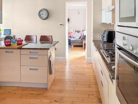 Kitchen | 2 The Langhouse, Inverkip, near Greenock