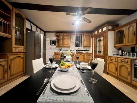 Dine in style and create lasting memories with loved ones. Book your stay today with Top Stay Hosts serviced accommodation for short or long stays.