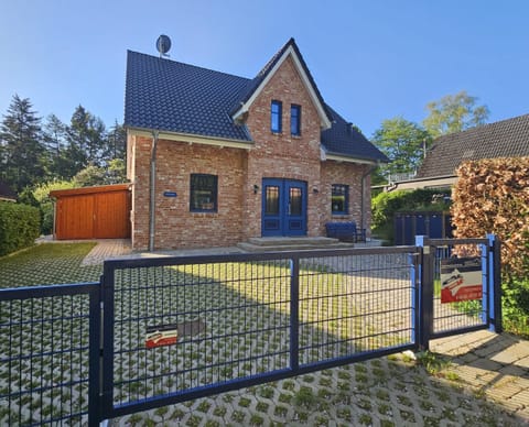 Charming house with an inviting garden.