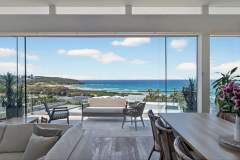 Open Plan Living with 180 degree ocean views
