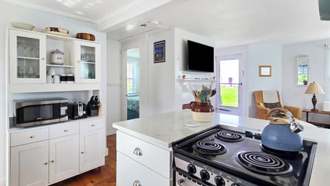 Nicely equipped kitchen