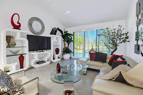 LIVING SPACE CONTINUED.jpg mls