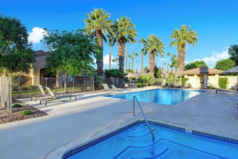 VS946 - Palm Valley Waterfront - Meredith Lodging