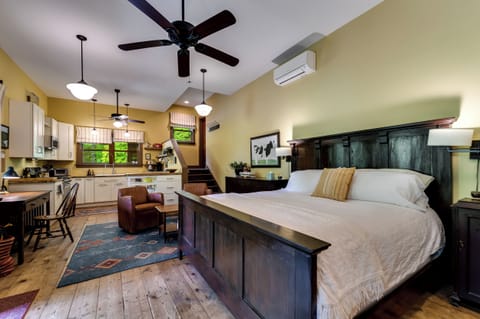 King bed in Studio Apartment