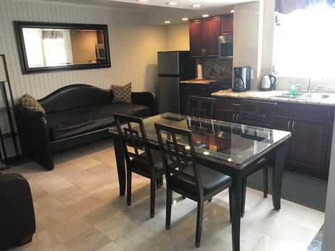 Living room (Twin daybed)