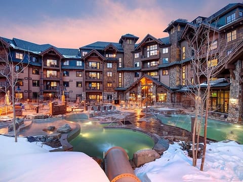 Pools & hot tubs slopeside