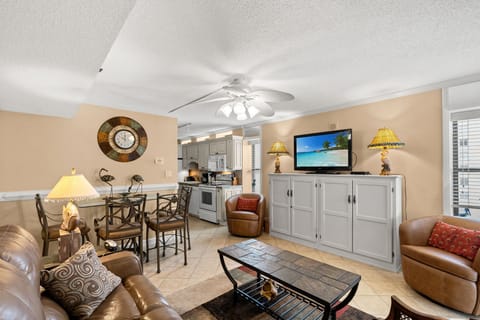 Living Room/Dining Area