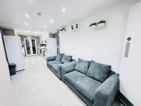 Dining room (shared)