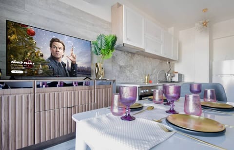 Modern living & dining area – Feel at home, book now