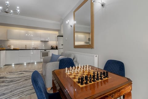 Antique Games Table 4-in-1 Draughts + Chess + Backgammon + Side Table Set