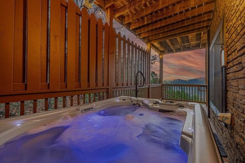 Indoor spa tub