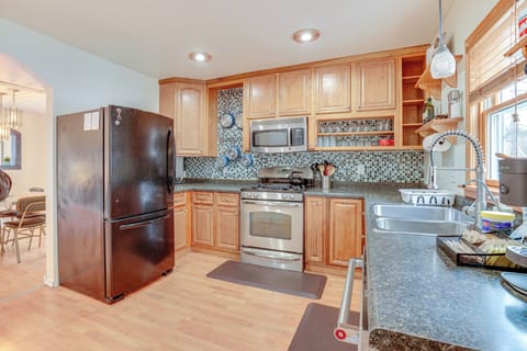 Fully stocked kitchen to make your meals from the home!