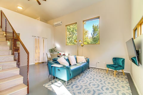 Albuquerque Vacation Rental | 1BR | 1BA | 701 Sq Ft | Stairs Required