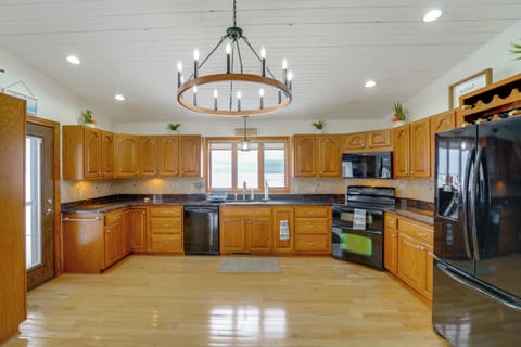 Kitchen | Stove/Oven | Dishwasher