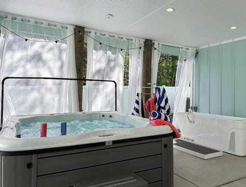 Take turns dipping in the spa and the cold plunge.
