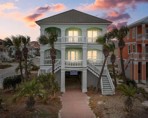 4BR Almost Beachfront & Dog Friendly Home with Panoramic Gulf Views