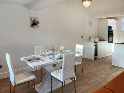 Kitchen/diner | Apartment 3 - Wakefield House Aparthotel, Blackpool